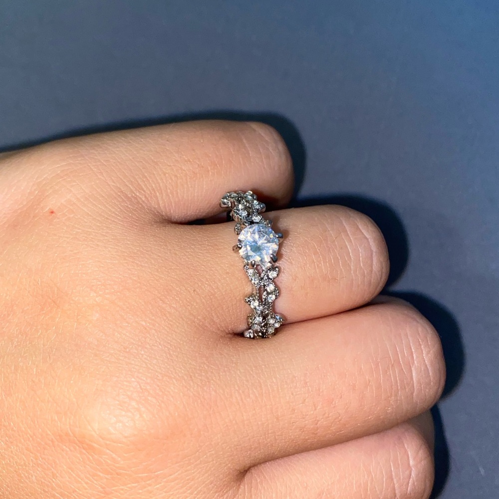 Beautiful flower ring